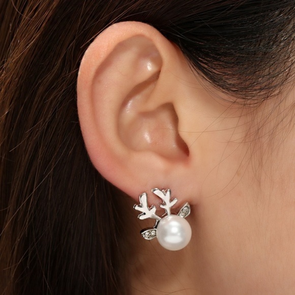 Last Pair! Pearl Reindeer Earrings - Picture 3 of 4